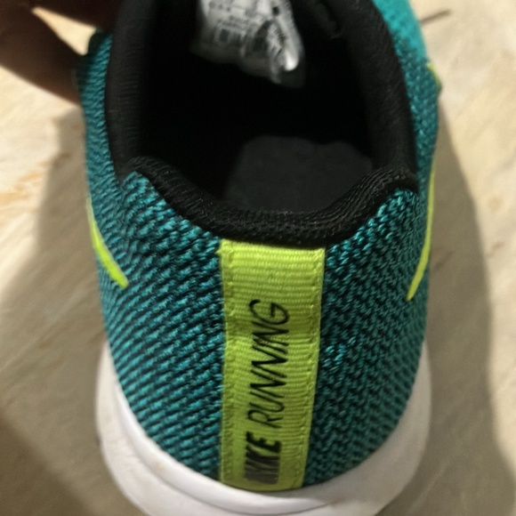 Nike women’s flex experience run - Picture 4 of 6